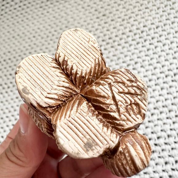 Artesania Rinconada German Shepherd Puppy Carved Figurine Red Tongue 2" - Picture 3 of 4